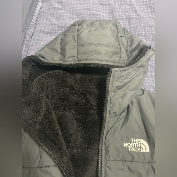 North face dark gray coat!!! Perfect condition! Only worn once or twice! - Picture 4 of 4